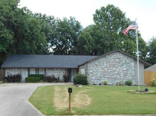 204 Elton Dr, Muskogee, OK 74403