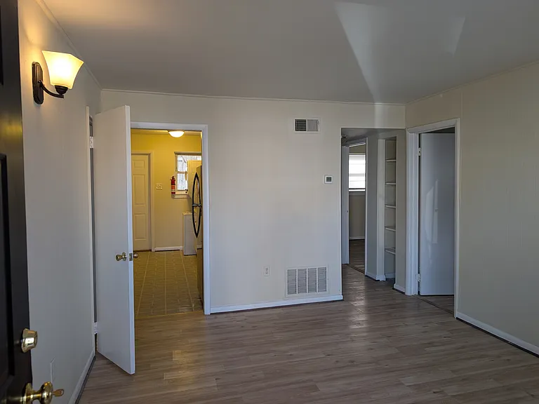 1421 W Clay St #1 — Photo 11