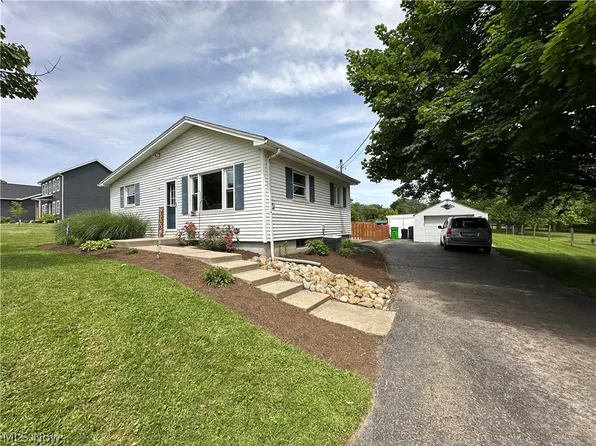 6840 Pilot Knob Ave, Louisville, OH 44641