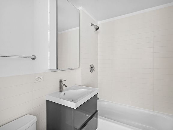 5th image of 2272 Frederick Douglass Blvd #B