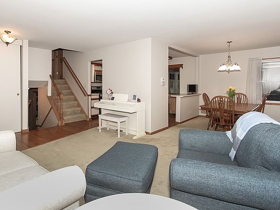 5th image of 815 Windemere Ln