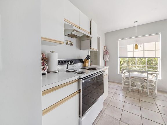 4th image of 5720 Boynton Bay Cir