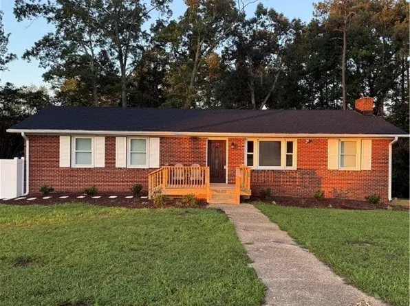 5221 Ecoff Ave, Chester, VA 23831