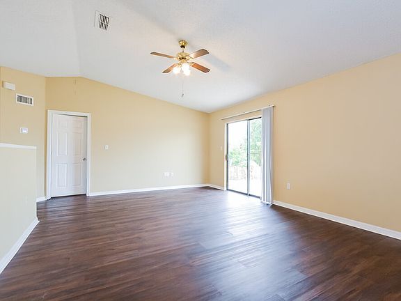 4th image of 3100 Croton Ave