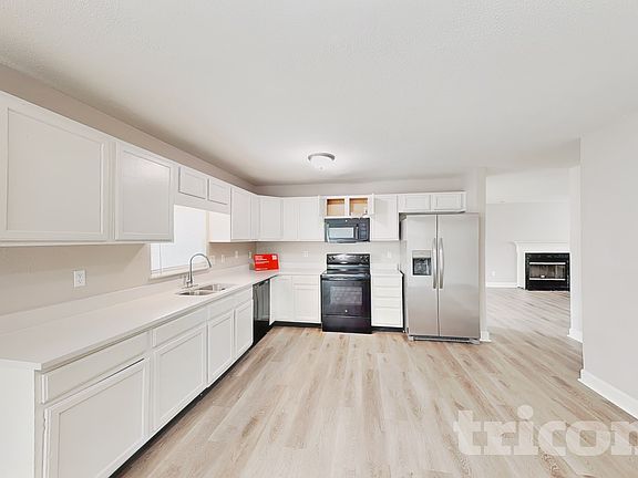 4th image of 11157 Fall Dr