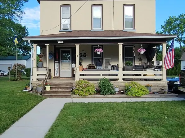 448 S Cochran Ave, Charlotte, MI 48813