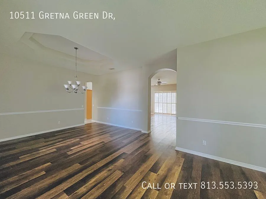 Luxurious and Spacious 4 Bed, 3 Bath Gem in a Prime Location! — Photo 4