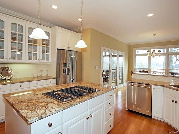 3rd image of 111 Shelter Cove Ln #Penthouse 31