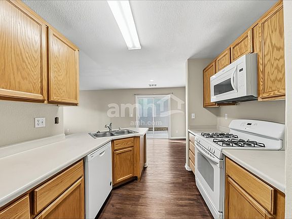 3rd image of 9933 Keephills St