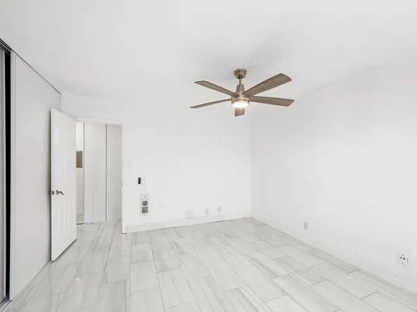 8529 Villa La Jolla Dr APT H, La Jolla, CA 92037