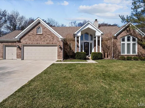 2527 Valley Oaks Estates Dr, Chesterfield, MO 63005