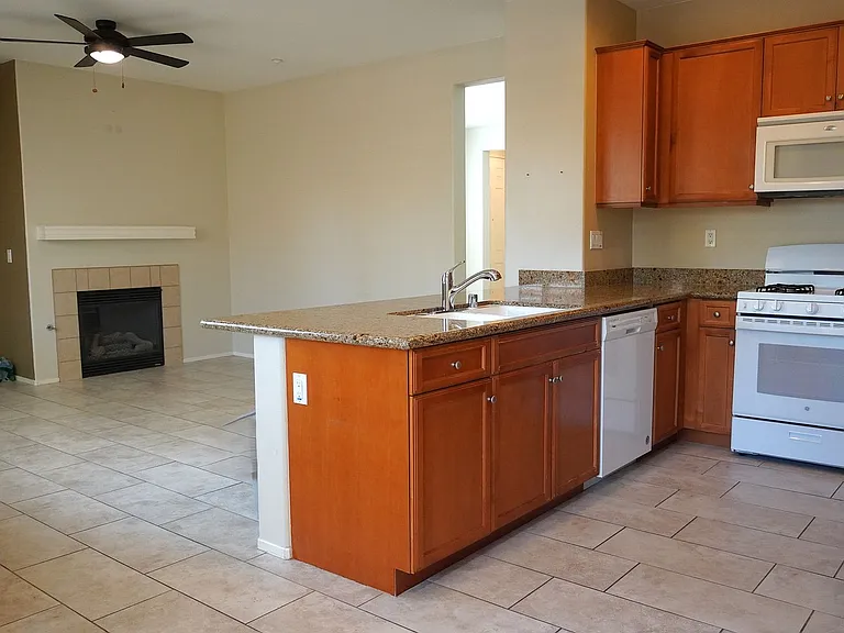 27544 Papillion St #3 — Photo 9
