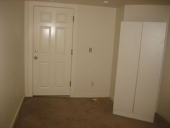 4th image of 4736 18th Ave NE #1-C
