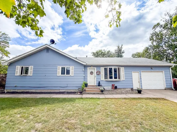 558 12th St SE, Huron, SD 57350