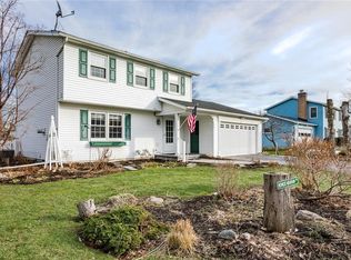 139 Heather Dale Cir, Henrietta, NY 14467