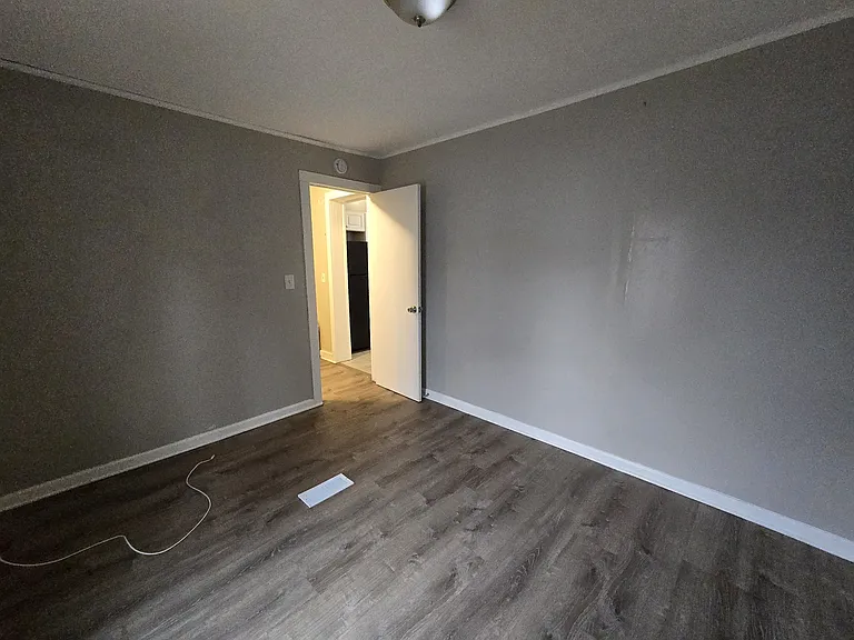 214 Edwards St — Photo 12