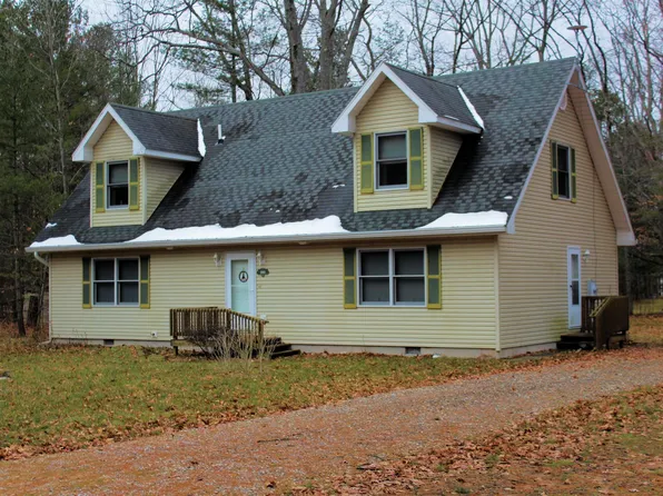 18865 Bay St, Traverse City, MI 49686