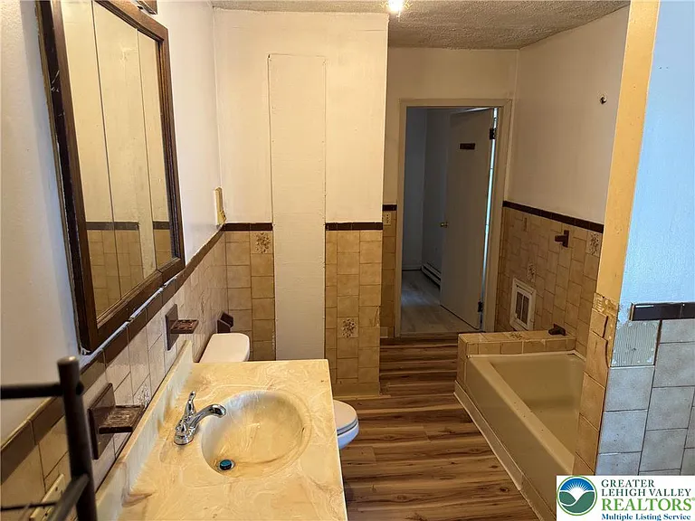 177 W Tilghman St — Photo 10