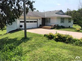 1627 N 1300th Rd, Lawrence, KS 66046