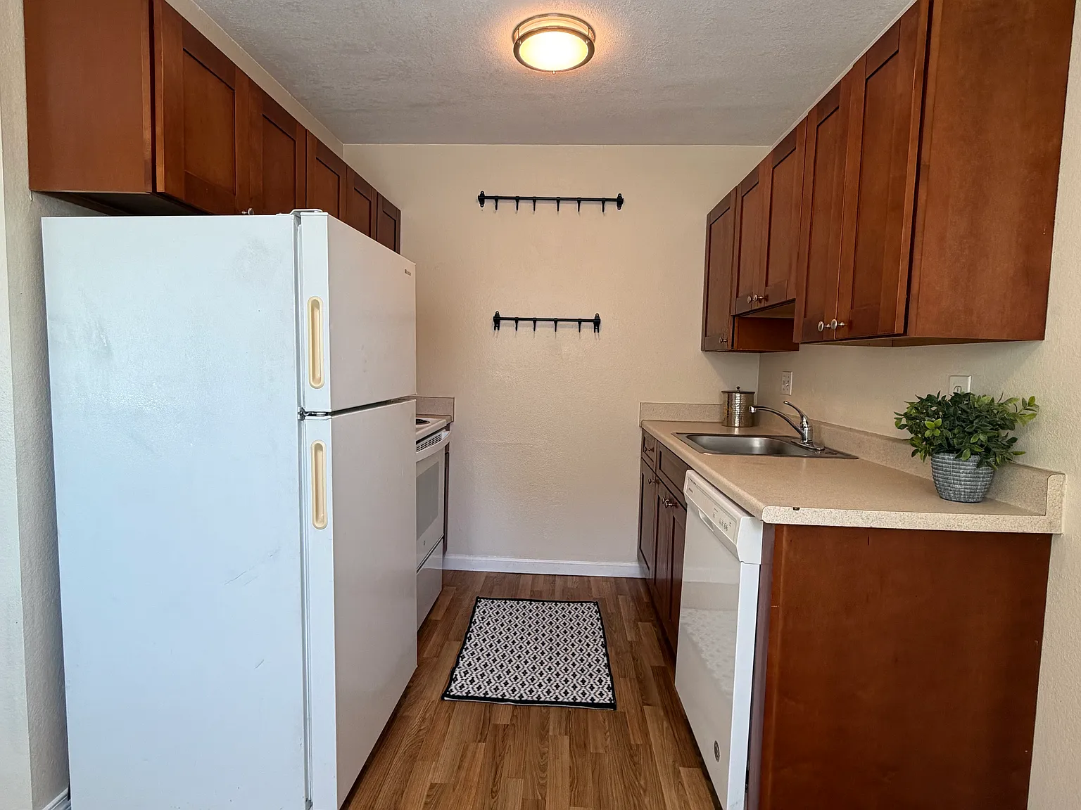 1 bed, 700 sqft, $1,425 — Photo 1