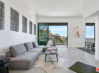 8505 Hollywood Blvd, Los Angeles, CA 90069