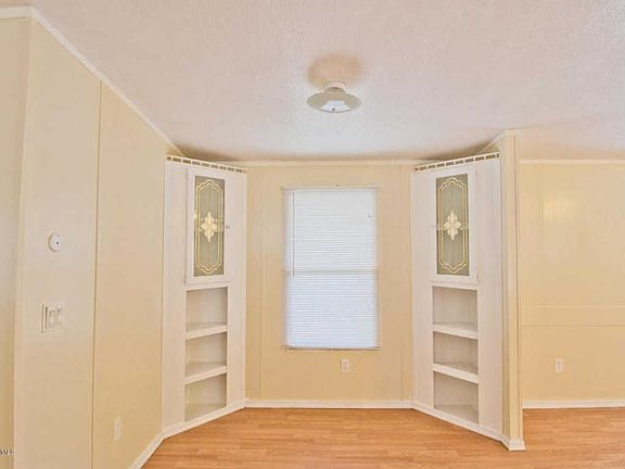 5th image of 4721 N Brookline Ct