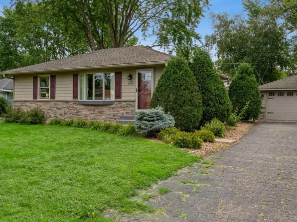 4256 Diamond Dr, Eagan, MN 55122