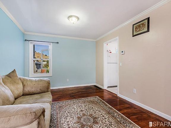 5th image of 108 Chapman Ave