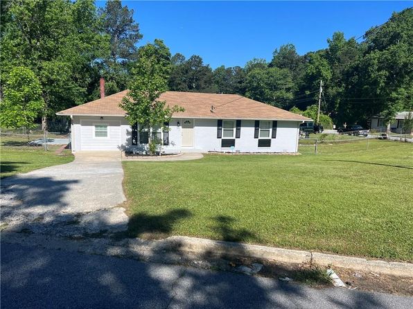 2875 Carriage Ln, College Park, GA 30349