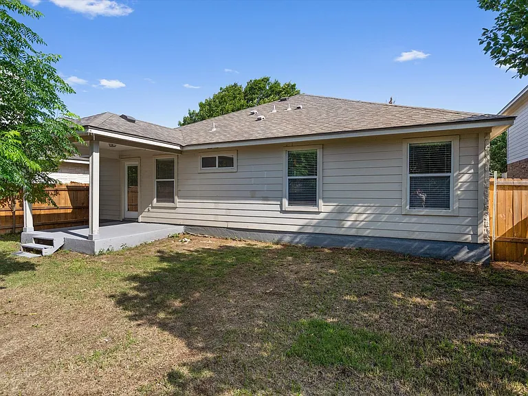 1322 Tumbling River Dr — Photo 24