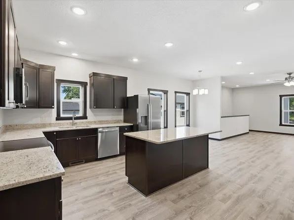 537 N Pearl St, River Falls, WI 54022