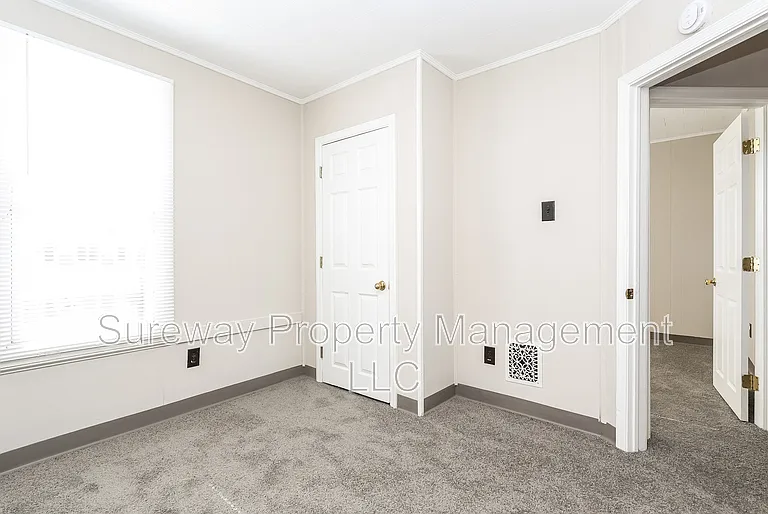 8 W 8th St — Photo 10