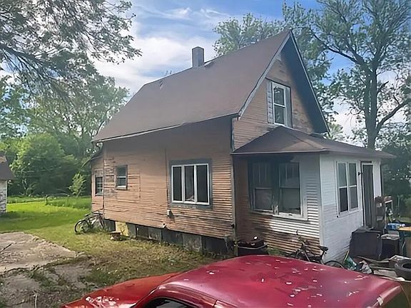 4th image of 523 Center St