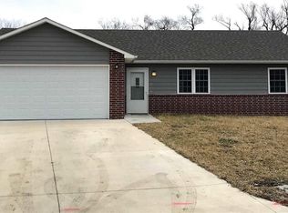 1042 Homewood St, Emporia, KS 66801