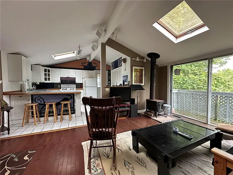 58 Beach St — Photo 13