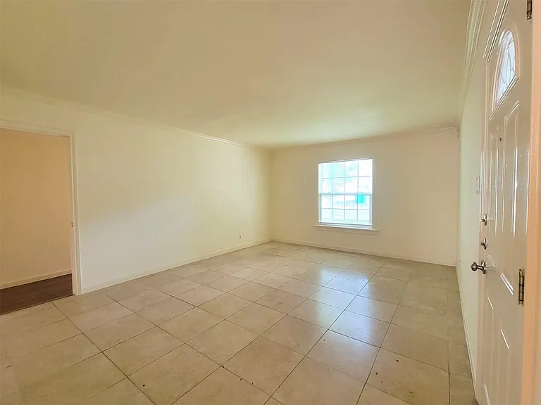 1206 Dwyce Dr — Photo 9