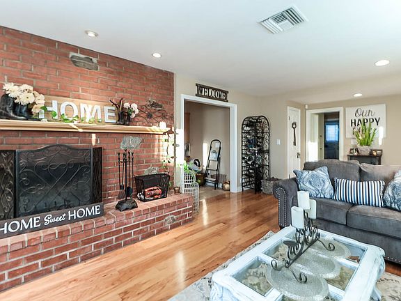 2nd image of 10515 Cliota St