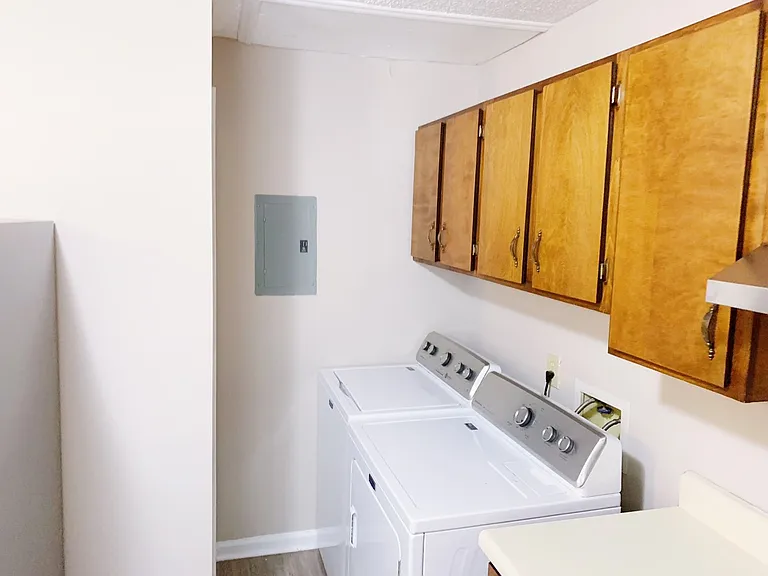 1435 Shirley St #1 — Photo 6