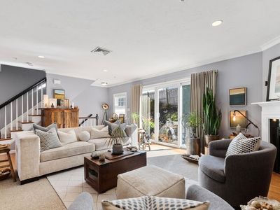 12 Ricciuti Dr UNIT 7, Quincy, MA, 02169