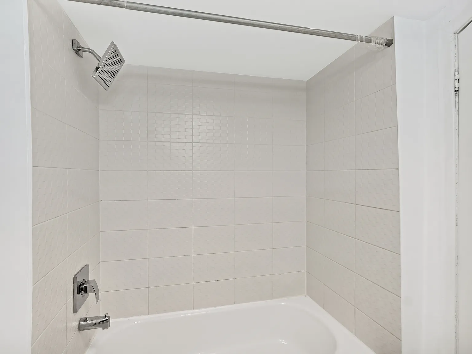 8 Poucher Street — Photo 3