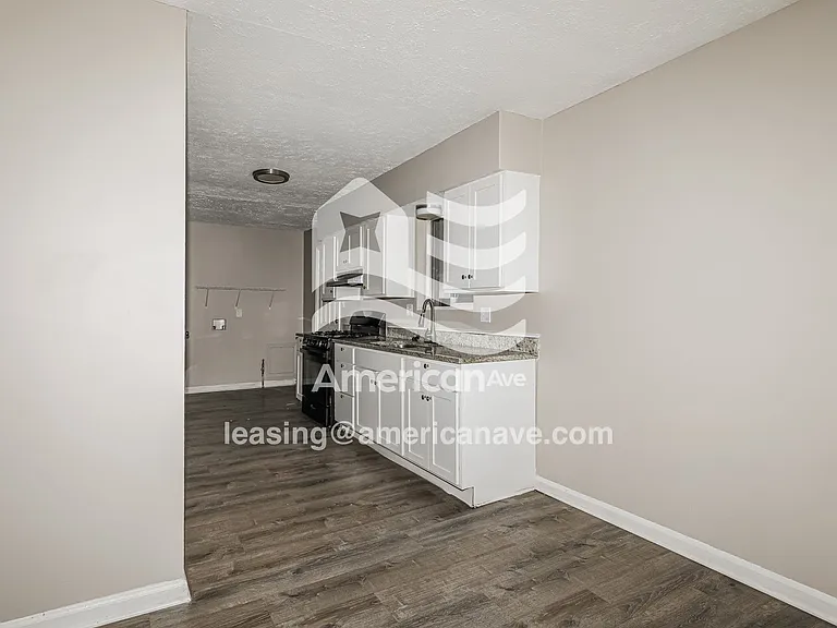 820334_005_dining_room_5.jpg