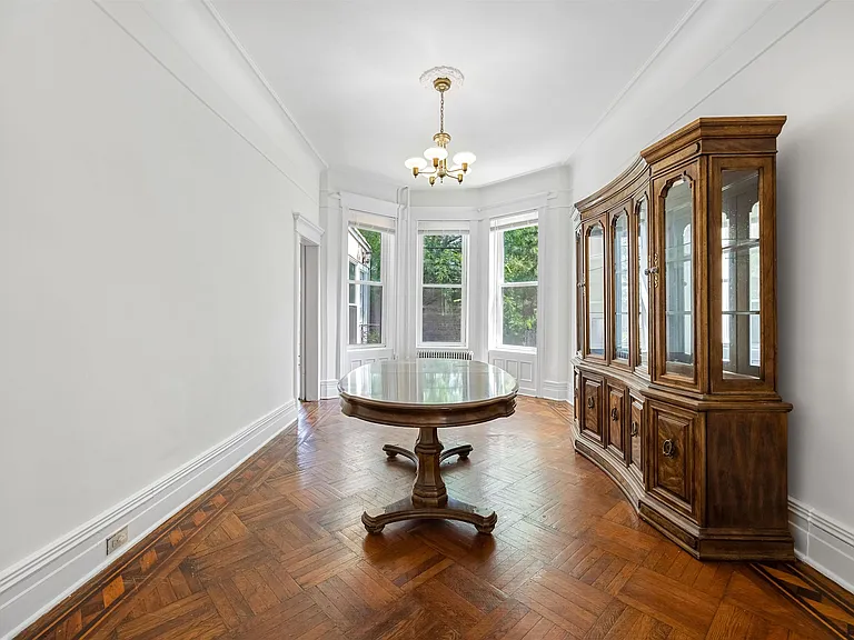 258 Woodlawn Ave — Photo 10