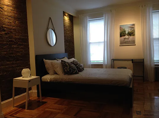 Rented by Batra Group Inc | media 7