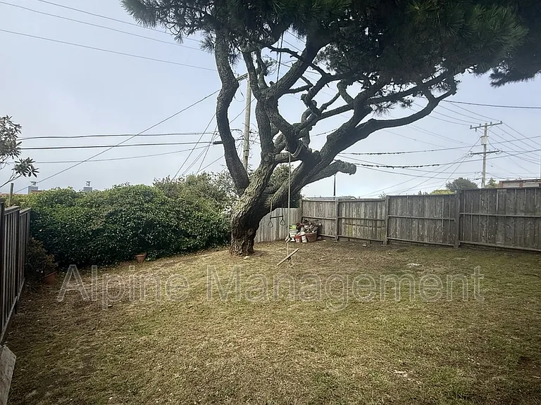 658 Rockdale Dr #MAIN — Photo 30