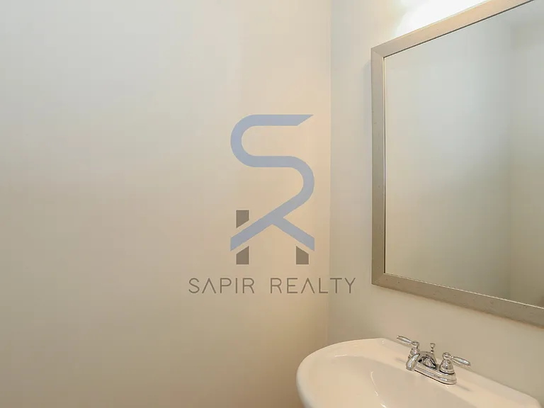 1545 Iris Walk — Photo 13