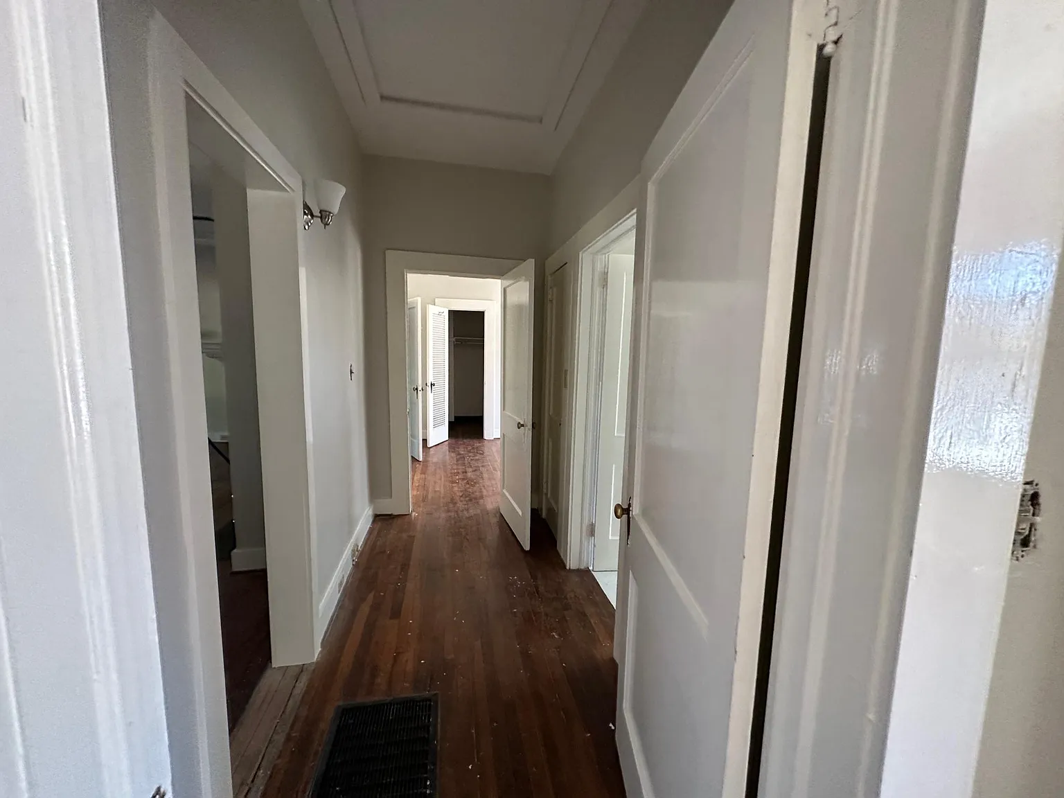 426 N 18th Ave — Photo 2