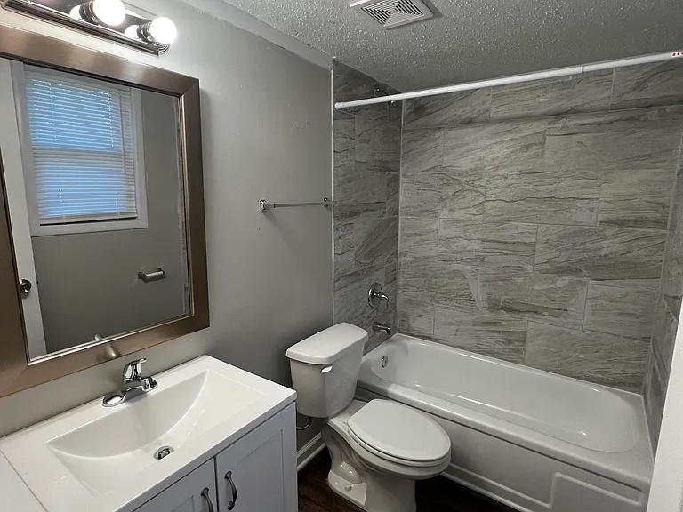 8803 Patricia Lynn Ln — Photo 24