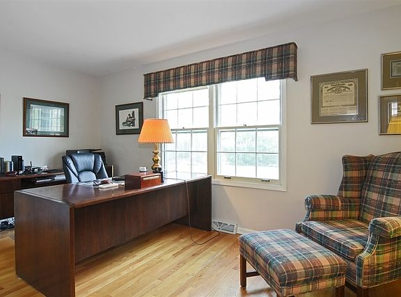 5th image of 428 E Carpenter Dr