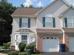 12 Amy Dr, North Brunswick, NJ 08902