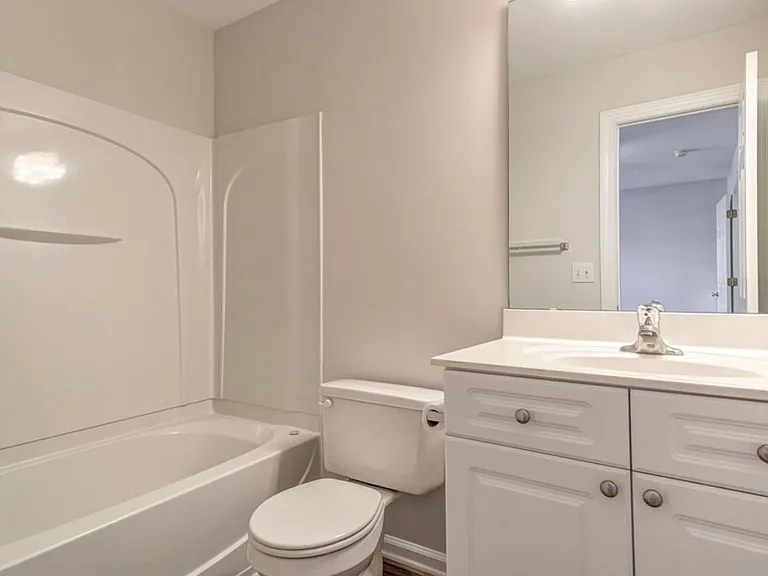 200 Sir William Ln — Photo 12